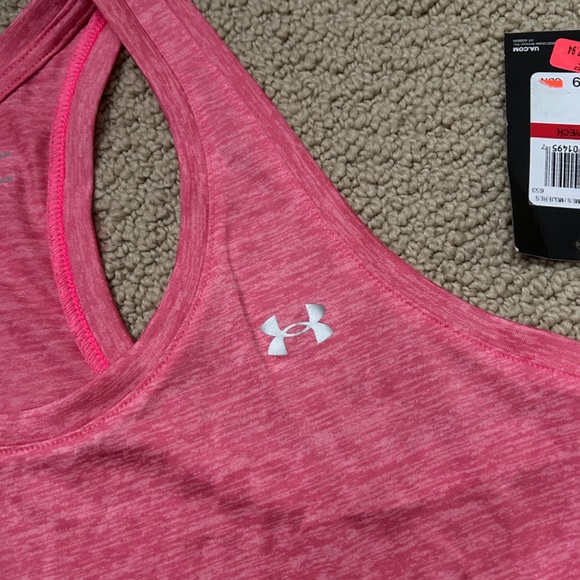 Under Armour Activewear Top - Picture 5 of 5